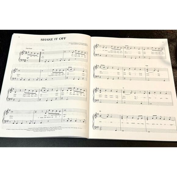 Taylor Swift 1989 Songbook Piano Vocal Guitar Chords Hal Leonard Sheet Music - Picture 6 of 10